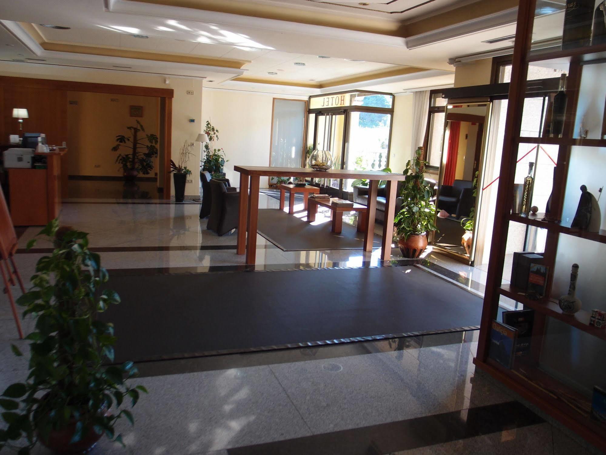 Hotel Avion By Bossh Hotels Vigo Exterior photo