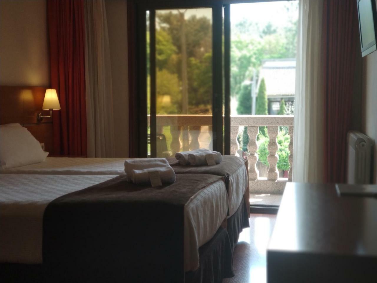Hotel Avion By Bossh Hotels Vigo Exterior photo