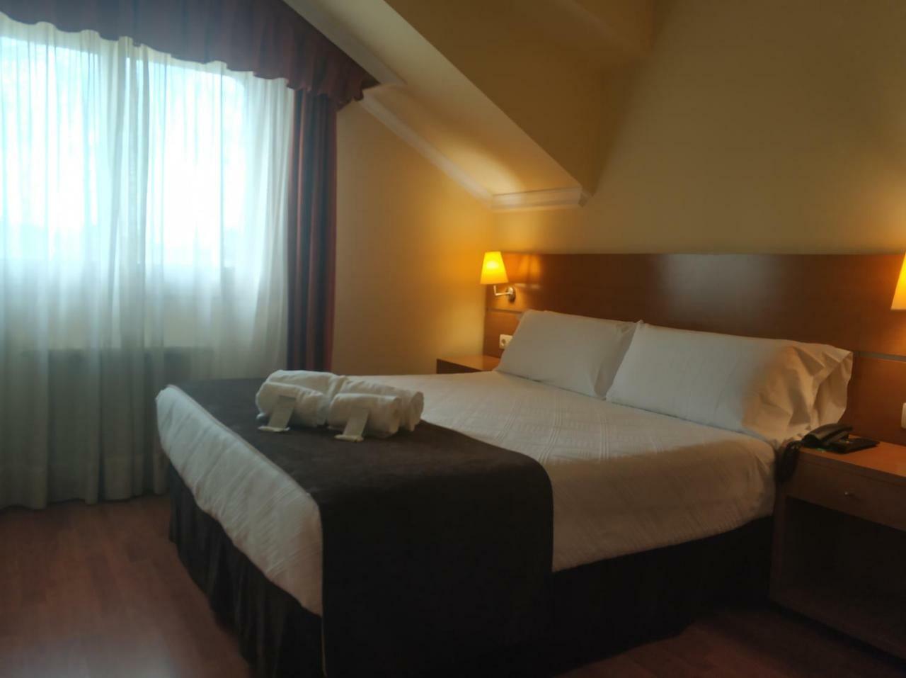Hotel Avion By Bossh Hotels Vigo Exterior photo