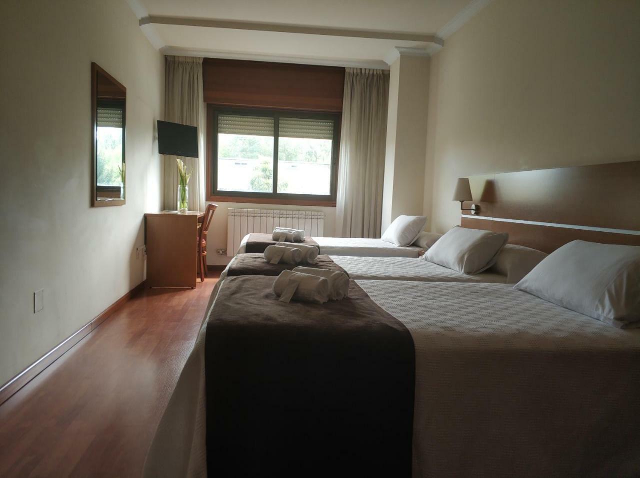 Hotel Avion By Bossh Hotels Vigo Exterior photo